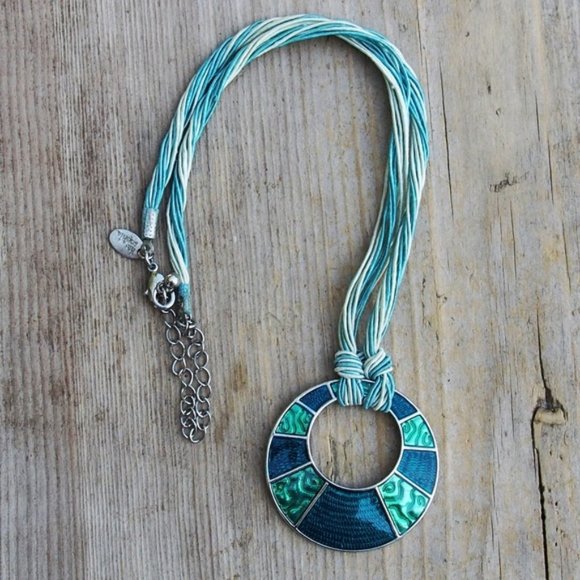 Lia Sophia Jewelry - Lia Sophia Pendant Choker! Mix/Match Sale 2/$20!